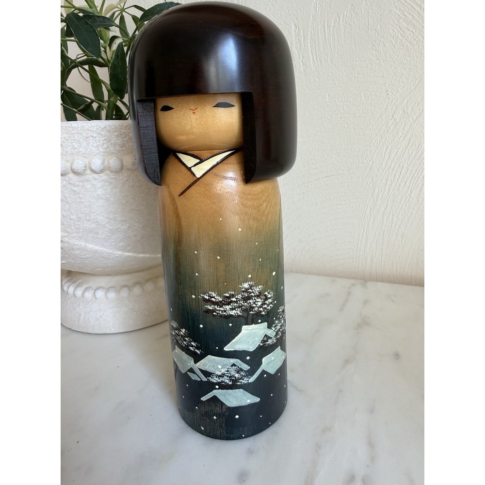Usaburo Sosaku Kokeshi Winter Scene Hand Painted Doll Yukigeshou Made in Japan - Picture 2 of 10
